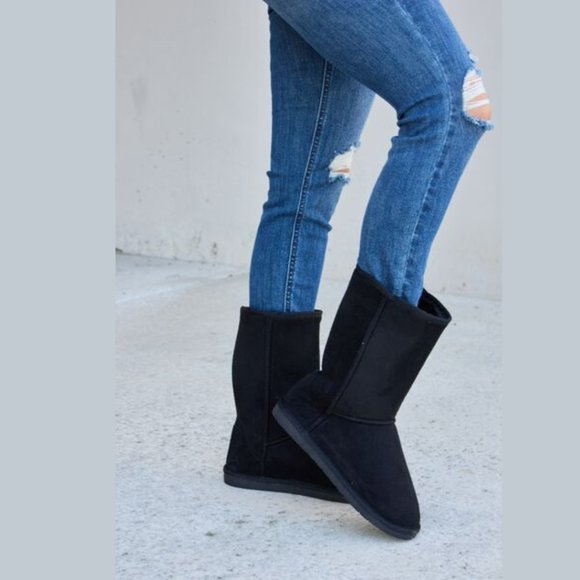 New Black Thermal Lined Flat Boots - Picture 3 of 5